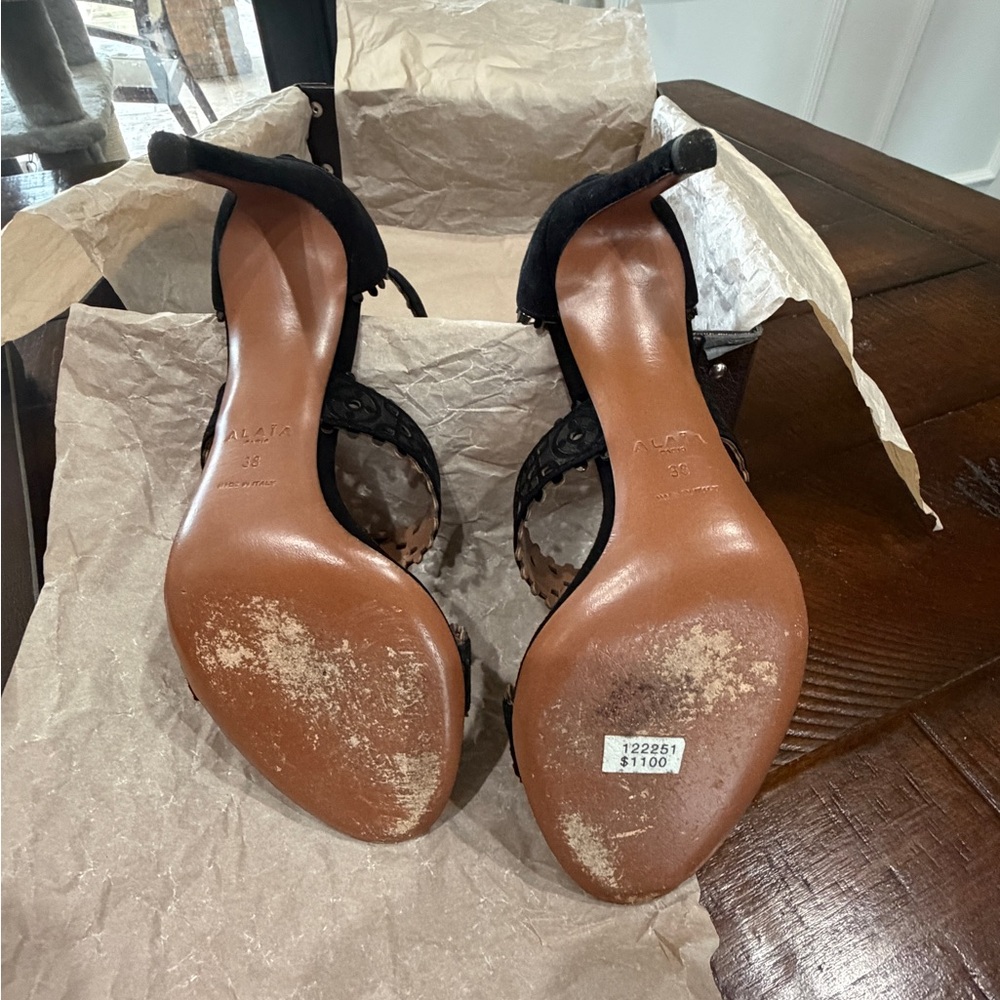 Alaia Black Heels - Picture 9 of 12
